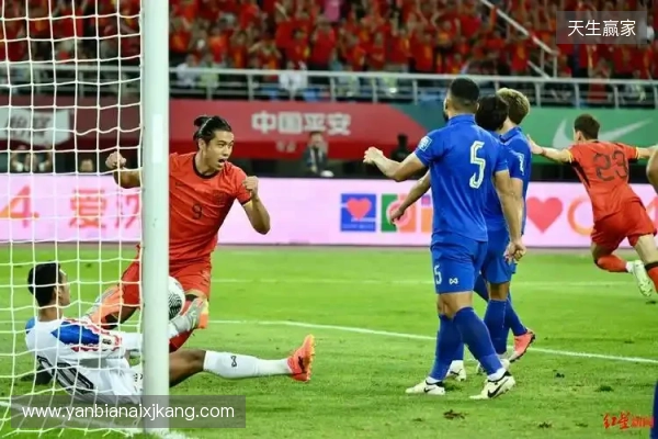 打平就出线！杨晨：泰国队这种踢法，我觉得中国队不能轻视